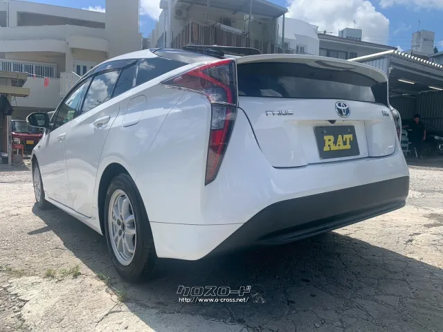 トヨタ プリウス