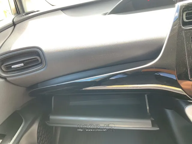 トヨタ プリウス