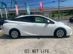 トヨタ プリウス