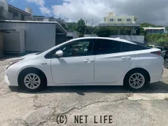 トヨタ プリウス