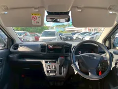 ダイハツ ミライース