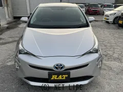 トヨタ プリウス