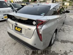 トヨタ プリウス