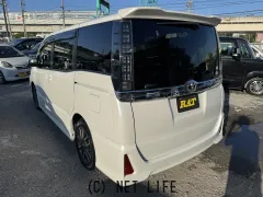 トヨタ ヴォクシー