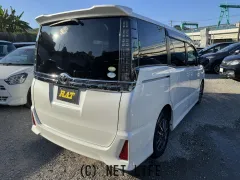 トヨタ ヴォクシー