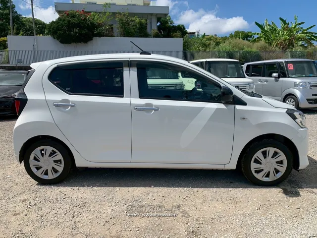 ダイハツ ミライース