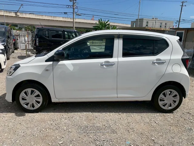 ダイハツ ミライース