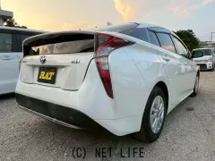 トヨタ プリウス