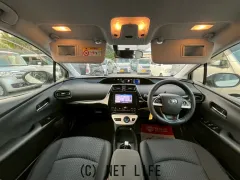 トヨタ プリウス