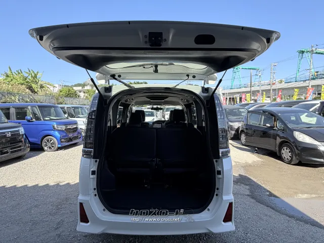 トヨタ ヴォクシー