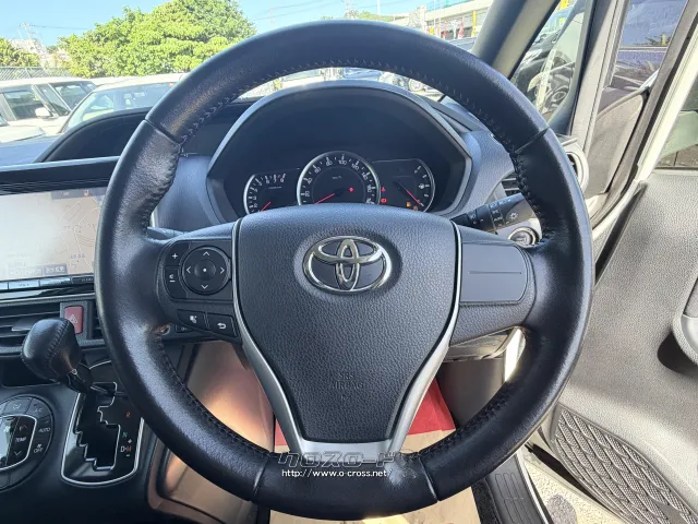 トヨタ ヴォクシー