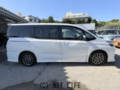 トヨタ ヴォクシー