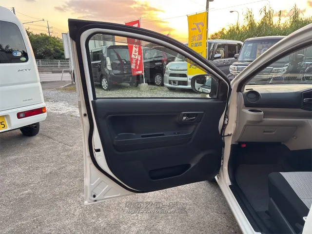 ダイハツ ミライース