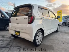 ダイハツ ミライース