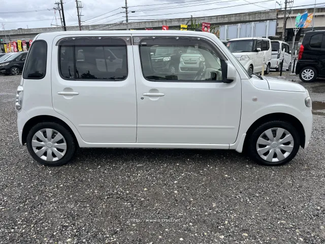 ダイハツ ミラココア