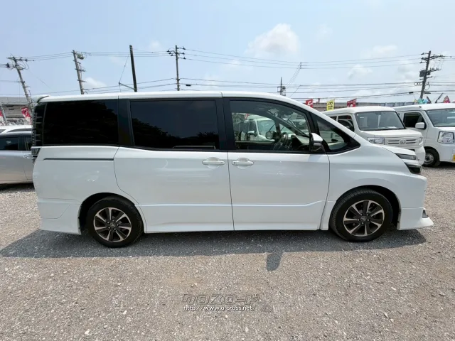 トヨタ ヴォクシー