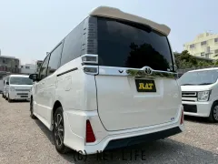 トヨタ ヴォクシー