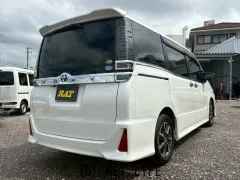 トヨタ ヴォクシー