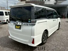 トヨタ ヴォクシー