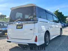 トヨタ ヴォクシー