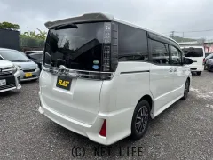 トヨタ ヴォクシー