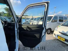 ダイハツ ハイゼットカーゴ