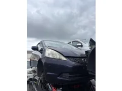 部品取車 フィット部品取車