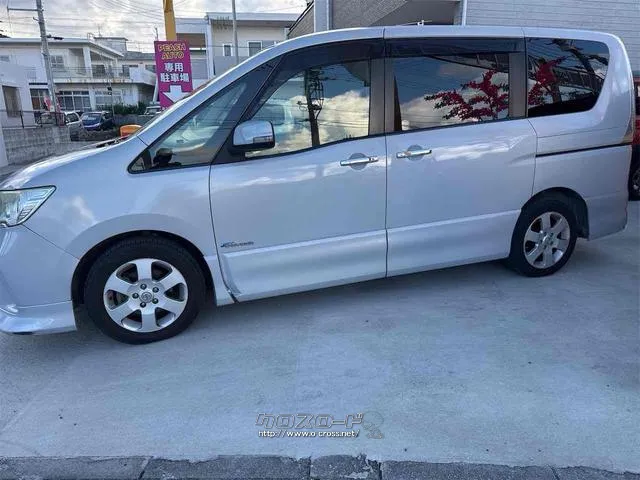 この度は当店のお車をご覧になっていただき、誠にありがとうございます。ぜひじっくりとご検討下さい。気軽にお問合せ・お見積りお待ちしております。 日産 セレナ