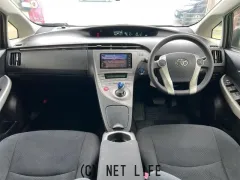 トヨタ プリウス