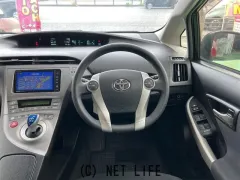トヨタ プリウス