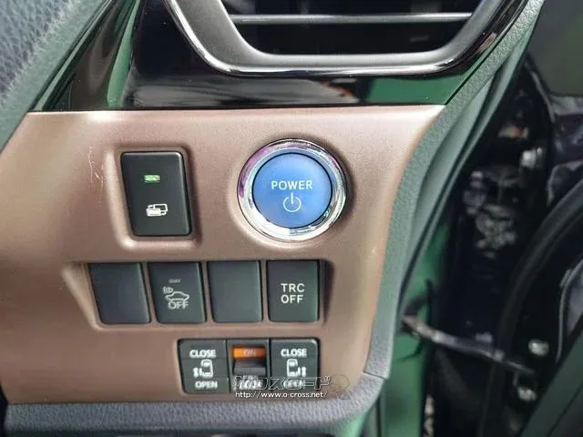 エンジン始動も楽チンです。イチイチ鍵を出す手間も無くなりますよ。 トヨタ エスクァイア