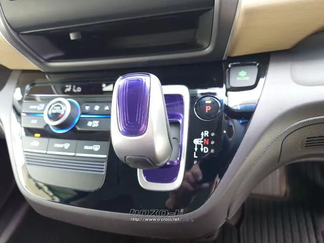 シフトレバー。ぜひ一度お客様の目で確認してください。 ホンダ フリード