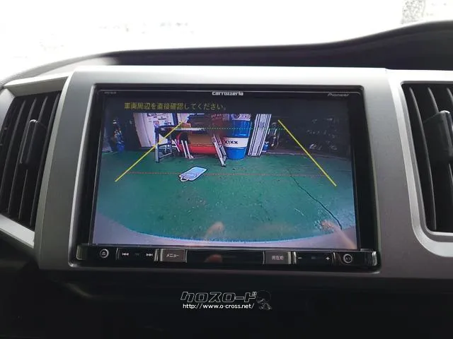 バックカメラも付いています。駐車の時に便利なのはもちろんの事、後方死角にいる子供たちに気が付くことができるので安心安全ですね ホンダ ステップワゴン
