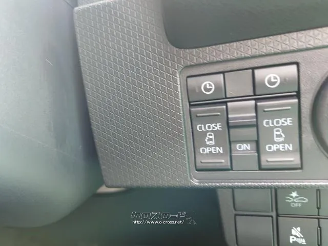 両側電動スライドドア装備!運転席よりボタン一つで開閉可能でございます。 ダイハツ タント