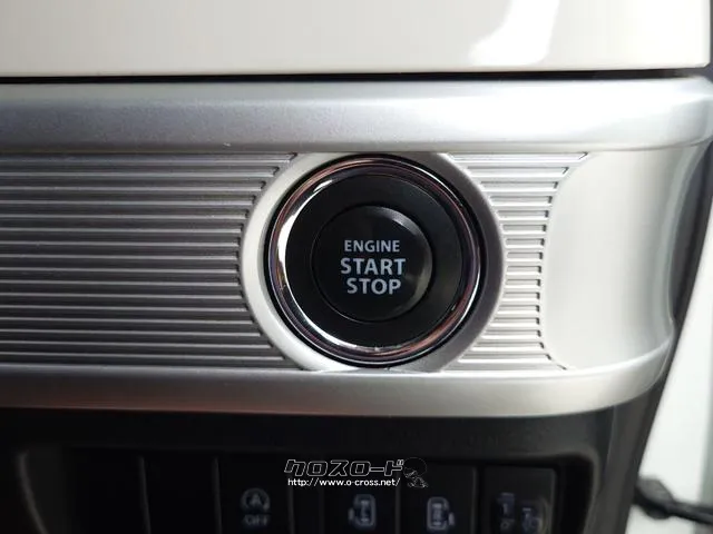 プッシュエンジンスタートシステム、エンジン始動・停止をワンタッチで行うことができます。 スズキ スペーシア