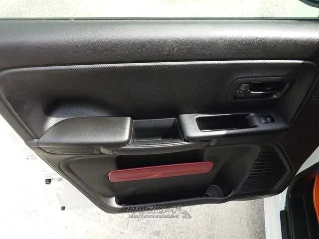 すぐにご来店頂けない場合や遠方にお住まいの方、車両状態の詳細が知りたい方はお気軽にご連絡下さい♪ スズキ スペーシア