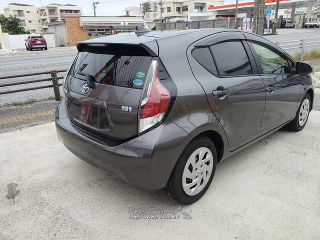 当店のお車をご覧いただきましてありがとうございます。お車についてのご質問やお見積りのご依頼、ご購入にあたってのご相談などお気軽にお問い合わせ下さい! トヨタ アクア