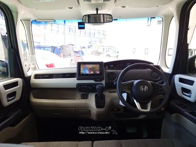 車を運転する際には運転席の存在は欠かせません。なのでしっかりとチェックしたいポイントですね。 ホンダ N-BOX