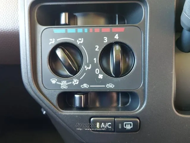 気温に合わせて直感的に操作することで、車内をいつでも快適に保てます。 トヨタ ルーミー