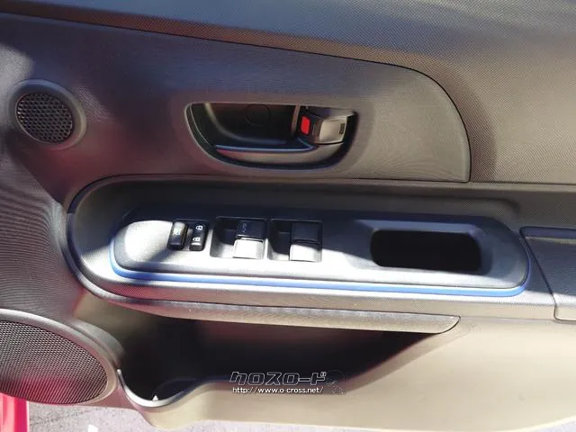 パワーウィンドウ付き☆運転席で全部の窓を開閉することが可能!!快適にドライブをお楽しみいただけます☆ トヨタ アクア