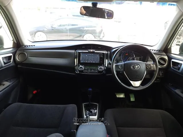 車を運転する際には運転席の存在は欠かせません。なのでしっかりとチェックしたいポイントですね。 トヨタ カローラアクシオ