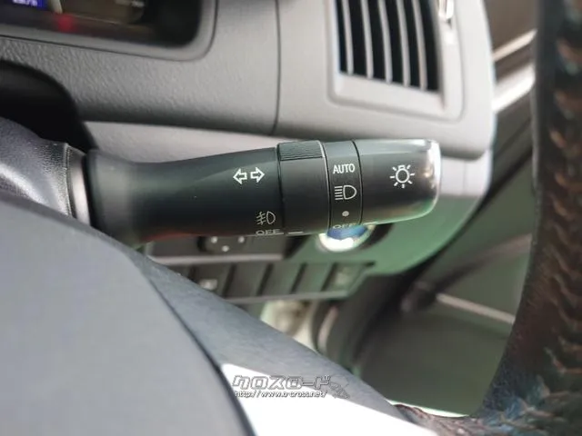 オートライトは、付け忘れや消し忘れを防ぐことができます。高速道路などのトンネルなどにも役立ちます。 トヨタ SAI