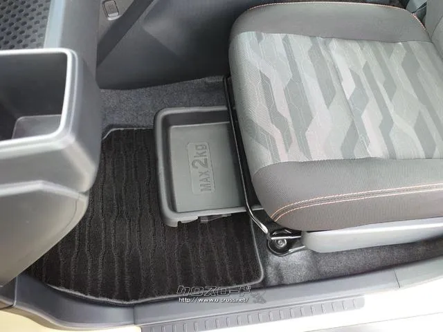 是非一度、実車を御覧ください。 ダイハツ タフト