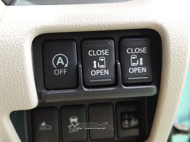 両側電動スライドドア!!荷物で手が塞がるなど簡単にドアの開閉が出来ます!何より力いらずで開閉OK!女性やお年寄りにも優しい。電動機能はOFFにもできますから元気なお子様の駆け出しも安心! 三菱 eKスペース