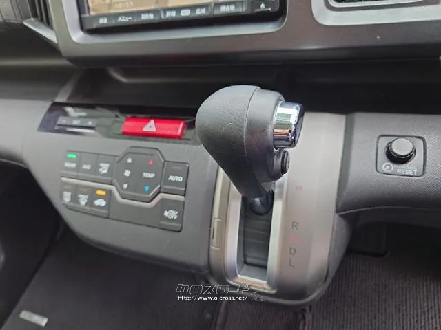 必ず使用するシフトレバー。確りと確認したいですね。 ホンダ ステップワゴン