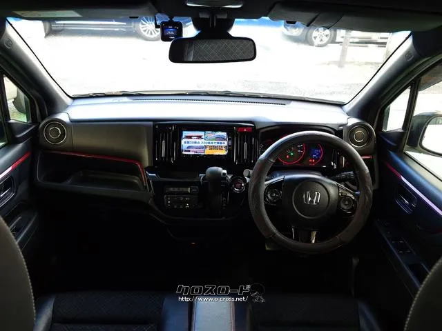 運転者にとっては日々使用することとなる運転席です。運転席が快適だと運転に集中することができますね。 ホンダ N-WGN