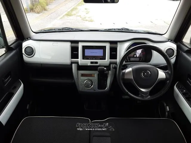 運転者にとっては日々使用することとなる運転席です。運転席が快適だと運転に集中することができますね。 マツダ フレアクロスオーバー