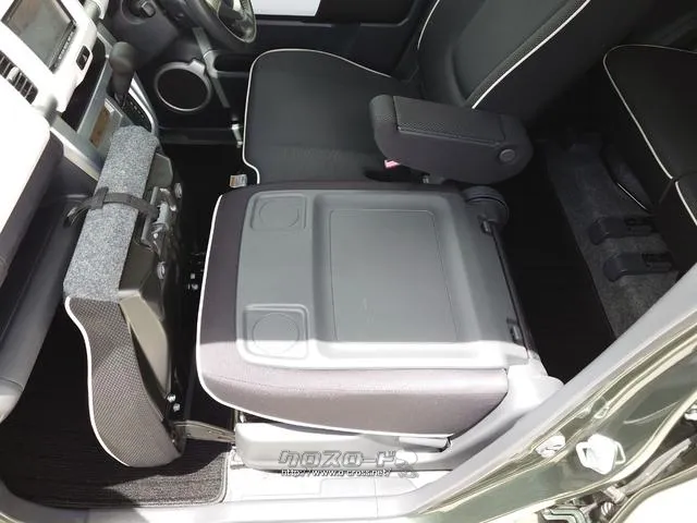 この度は当店のお車をご覧になっていただき、誠にありがとうございます。ぜひじっくりとご検討下さい。気軽にお問合せ・お見積りお待ちしております。 マツダ フレアクロスオーバー