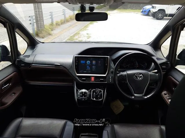 車を運転する際には運転席の存在は欠かせません。なのでしっかりとチェックしたいポイントですね。 トヨタ エスクァイア