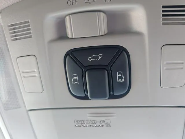 両側電動スライドドア装備!運転席よりボタン一つで開閉可能でございます。 トヨタ ヴェルファイア